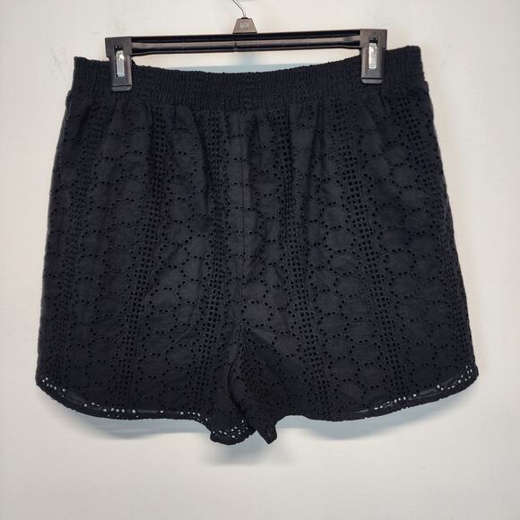 BCBGeneration Lace Overlay Shorts Size M Pull on Pleated Elastic Waist Casual - Picture 2 of 8
